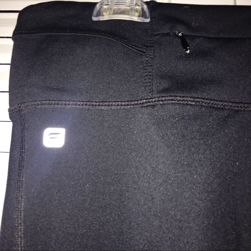 Fabletics Cropped/Capri Legging - image 3